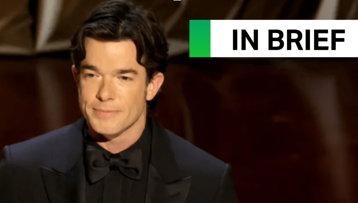 John Mulaney mempergunting khalayak teknologi San Francisco di Dreamforce dengan bahasa Indonesia